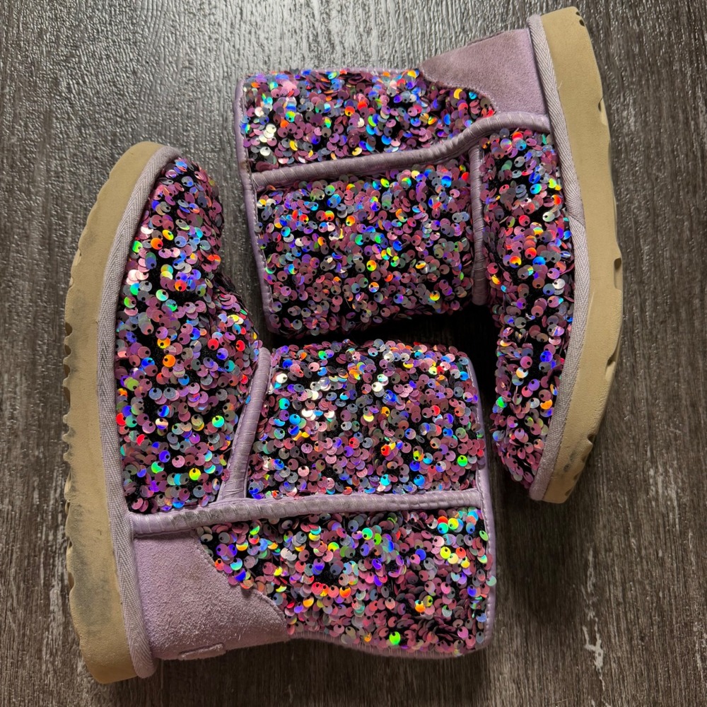 UGG Classic Short Sequin Boots Kids Size 3 Purple Iridescent Sparkle - Picture 2 of 9